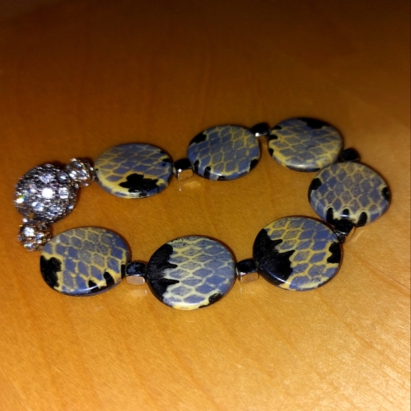 Van Galz Bracelet - Picture 3 of 4